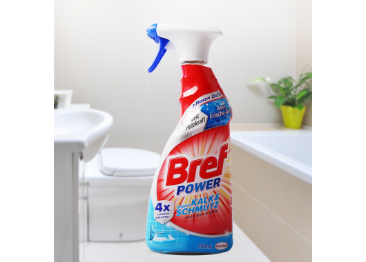 Chai tẩy rửa đa năng BREF POWER dành cho nhà tắm 750ml